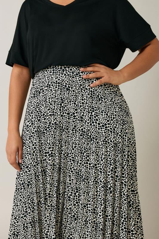 Black & White Spot Print Pleated Skirt