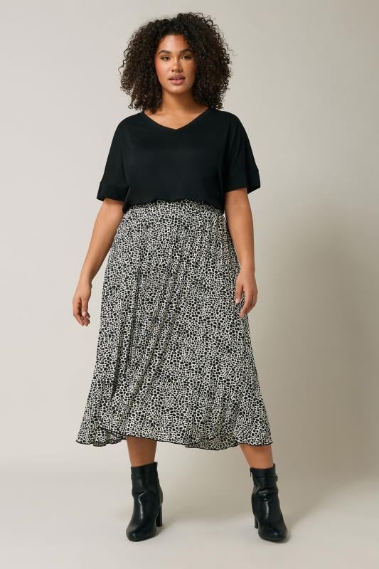 Black & White Spot Print Pleated Skirt